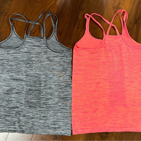 Nike Dri-Fit Tanks (lot of 2) Like-New - Picture 3 of 3